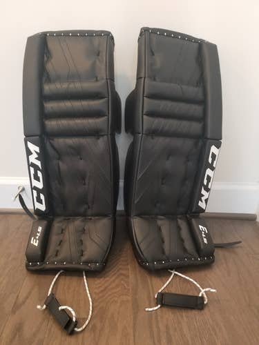 Black Used Junior 26" CCM Extreme Flex E4.5 Goalie Leg Pads