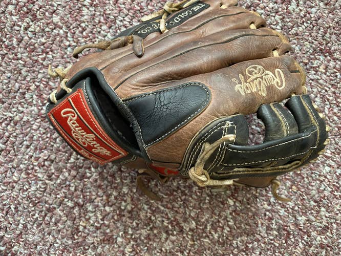 Brown Used High School/College Rawlings Right Hand Throw Infield Gold Glove Baseball Glove 11.75"