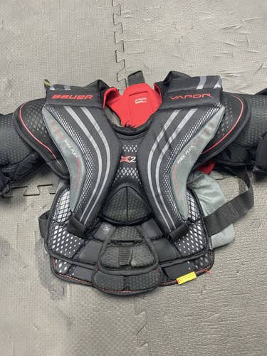 Used Small Bauer Vapor X2.9 Goalie Chest Protector