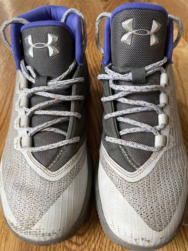 Gray Used Men's Size 6.0 (Women's 7.0) Under Armour Shoes