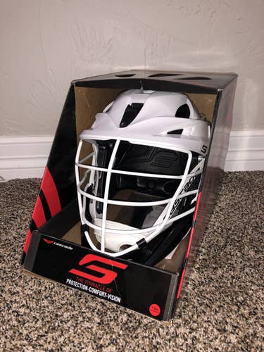 White Adult Player's Cascade S Helmet