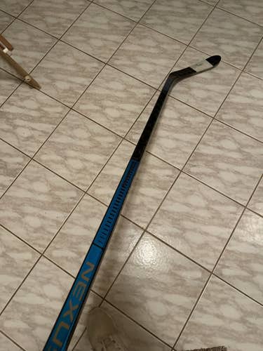 Intermediate Right Handed   Nexus 2N Pro Hockey Stick
