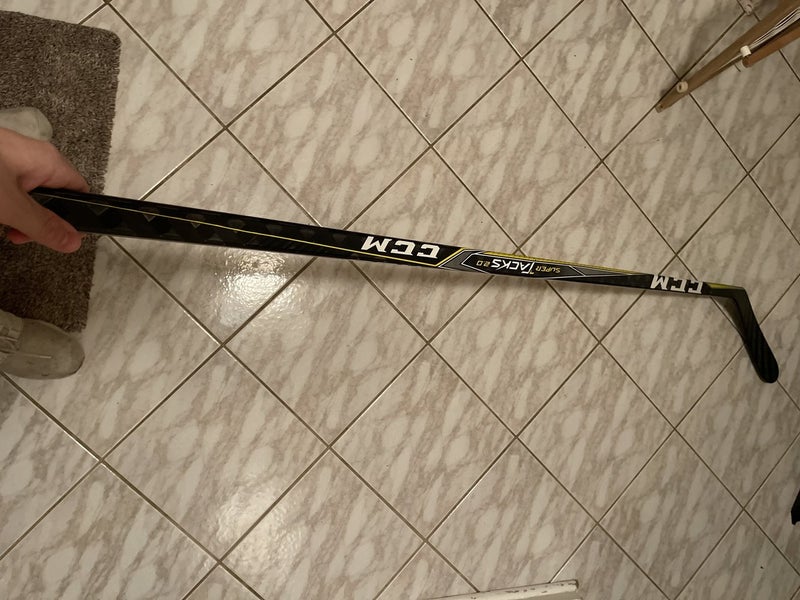 Senior Right Handed Pro Stock Super Tacks 2.0 Hockey Stick