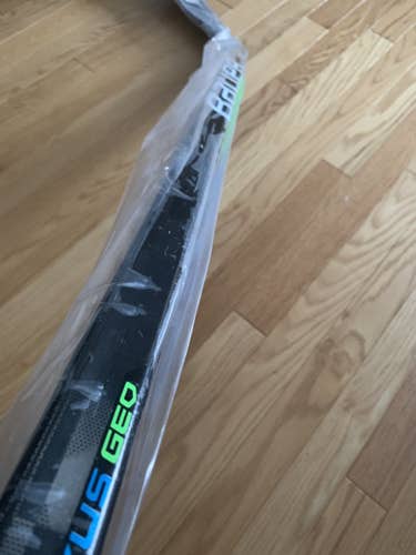 GEO Bauer Nexus Left P28 Rare 70 Flex New Er Spine Technology GEO Hockey Stick