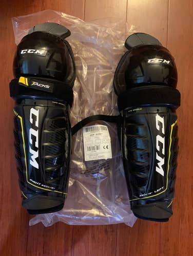 Junior CCM  Tacks 9080 Shin Pads