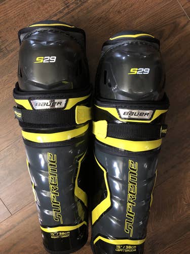 Senior Bauer  Supreme S29 Shin Pads