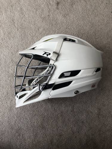 White Adult Cascade R Helmet