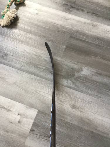 Senior Right Handed Toe Pattern Pro Stock Nexus Geo Hockey Stick
