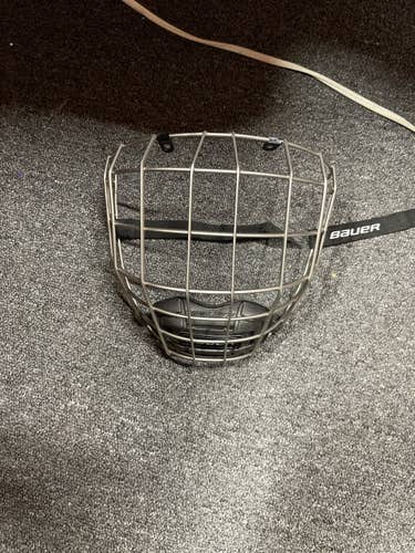 Senior Medium Bauer Full Cage Profile III Facemask
