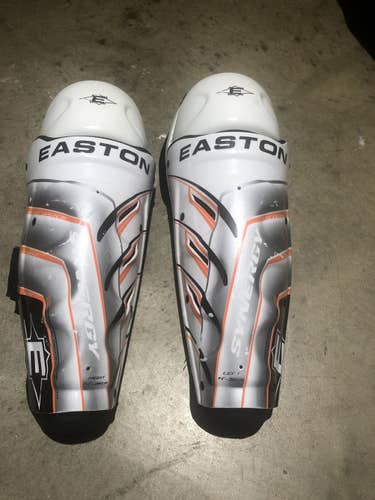 Used Easton Synergy EQ30 Shin Pads