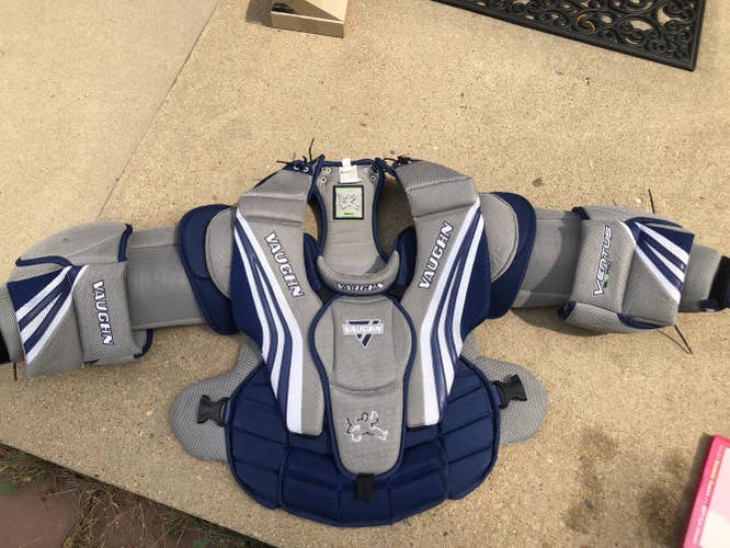 Vaughn Ventus SLR Pro goalie chest and arm sr small