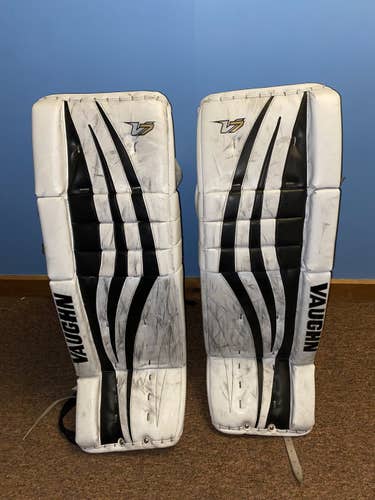 32+2 Vaughn Velocity V7 Goalie Leg Pads