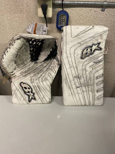 Full Right Pro Stock Brian’s Optik Goalie Gloves