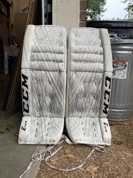 Used 34+1 CCM Extreme Flex 4.9 Goalie Pads