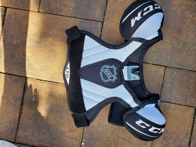 Used Youth Medium CCM LTP Shoulder Pads
