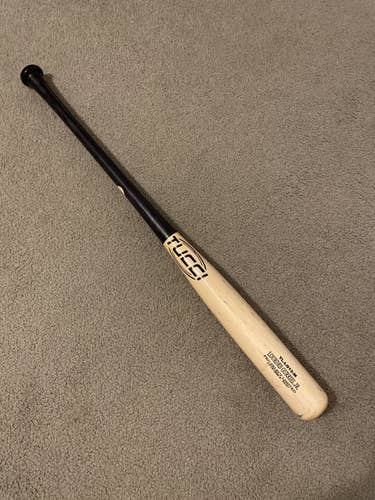 Tucci baseball bat, Lourdes Gurriel game used