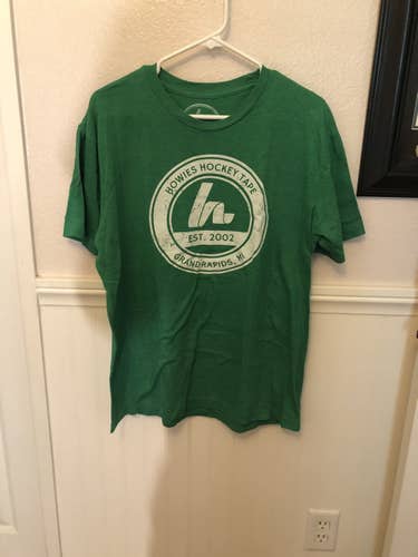 New Large Howie’s Hockey Large Green T-Shirt