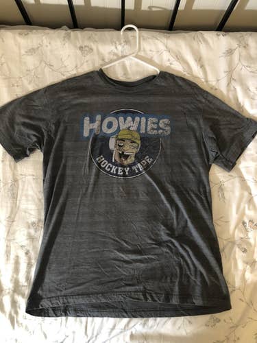 Large Howie’s Hockey Large Gray T-Shirt