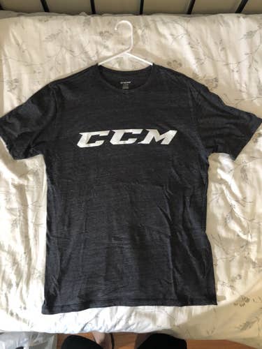 CCM Hockey Large Gray T-Shirt