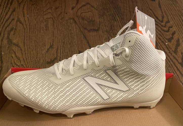 White Adult New Men's Size 14 (Women's 15) Molded Cleats New Balance Cleats