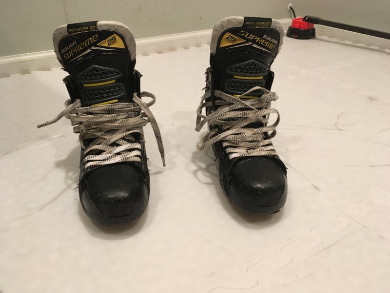 Senior Used Bauer Supreme 2S Pro Hockey Skates Regular Width Size 8