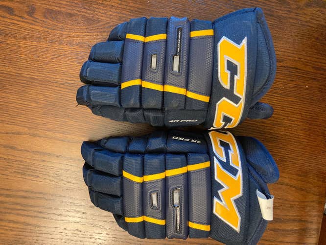 Blue Used CCM 15"  Tacks 4 Roll Pro Gloves