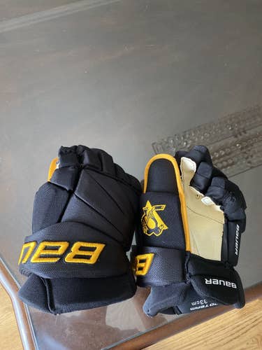 Bauer Pens Elite Hockey Gloves