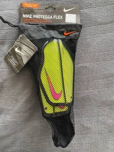 Yellow Men's Small Nike Protegga Flex Shin Guards