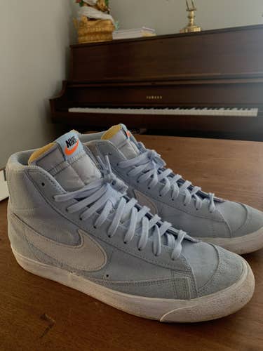 Light Blue Nike Blazer Mid 77’s In Great Condition