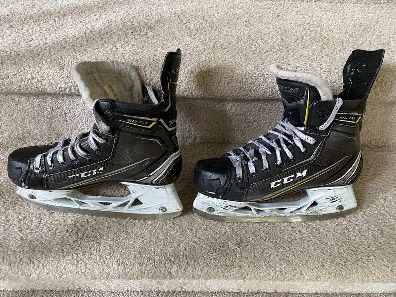 Junior Used CCM Tacks 9070 Hockey Skates Extra Wide Width Size 5.5