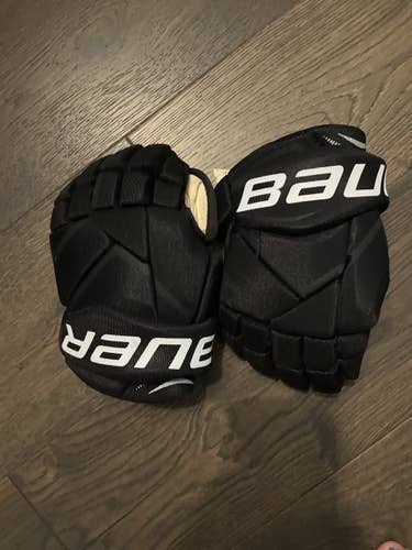 Bauer Vapor X700 gloves