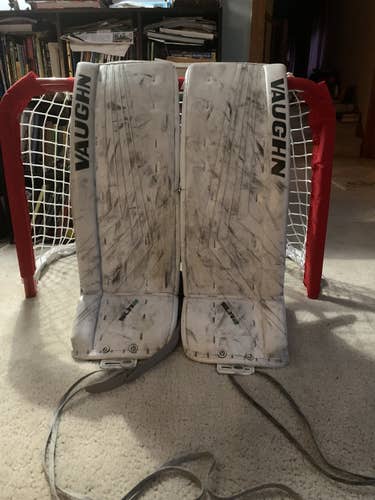 Vaughn Ventus SLR2 30 + 2 Intermediate Goalie Leg Pads
