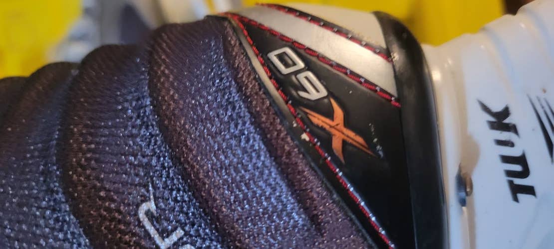 Junior Used Bauer Vapor X60 Hockey Skates Regular Width Size 4.5