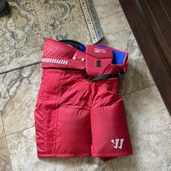 Red Junior XL Warrior  Covert QRE Pro Hockey Pants