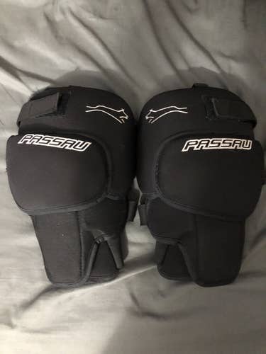 Passau pro Knee Guards