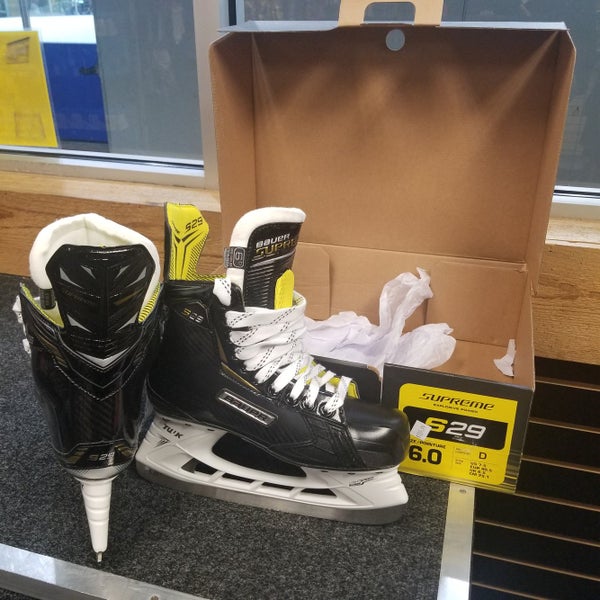 Senior New Bauer Supreme S29 Hockey Skates Regular Width Size 6