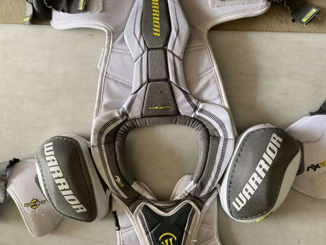 Used Junior Extra Large Warrior Shoulder Pads