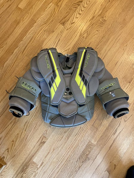 Senior Medium Vaughn Velocity VE8 Pro Goalie Chest Protector