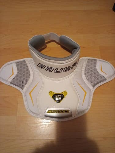 New Bauer Supreme Goalie Neck Guard
