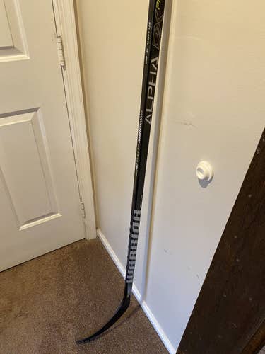 Senior Left Hand Mid Pattern  Alpha DX Pro Hockey Stick
