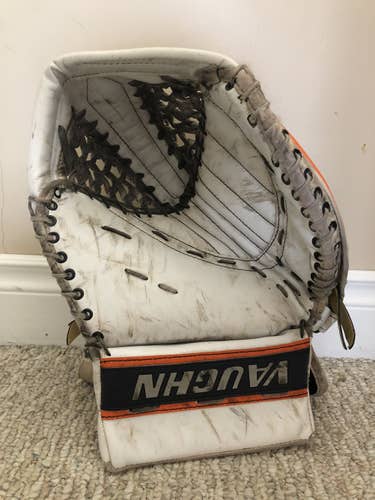 Vaughn Pro Return Goalie Glove