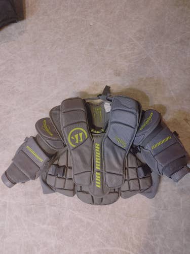 Junior L-XL Warrior Ritual Goalie Chest Protector
