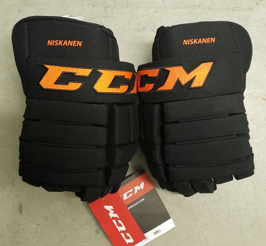 Flyers New CCM Gloves Third Style 14"