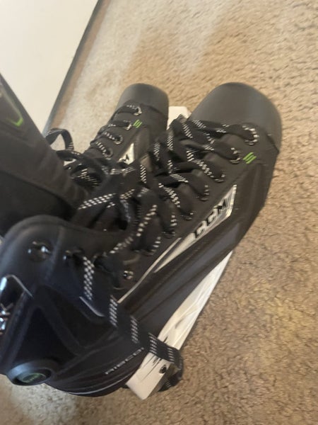 Senior CCM Extra Wide Width Size 10 RibCor 46K Pump Hockey Skates