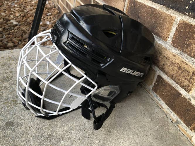 Black Used Medium Bauer Re-Akt 200 Helmet  MEDUIM