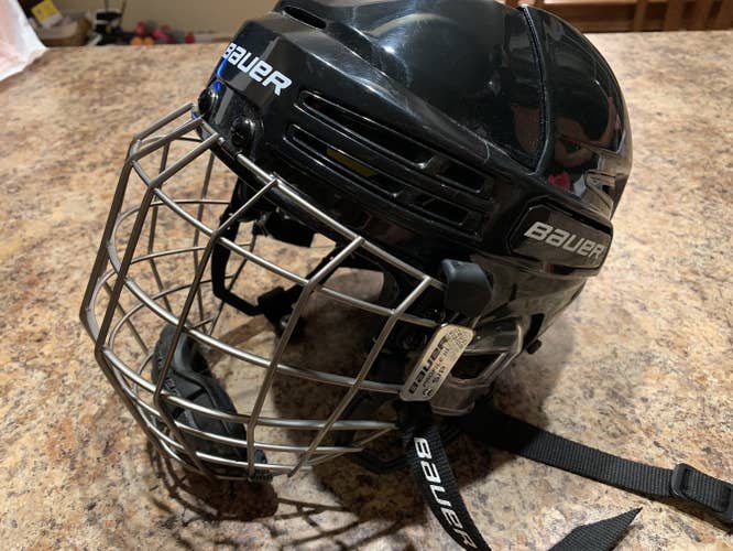 Black Used Small Bauer  Re-Akt 75 Helmet Combo With Cage