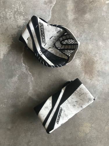 White Passau Intermediate Used Glove and Blocker Set Regular