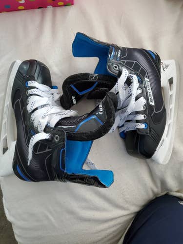 Senior Used Bauer Nexus 7000 Hockey Skates Regular Width Size 7