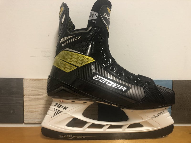 Senior Bauer Size 8 Fit 3 Supreme matrix Hockey Skates
