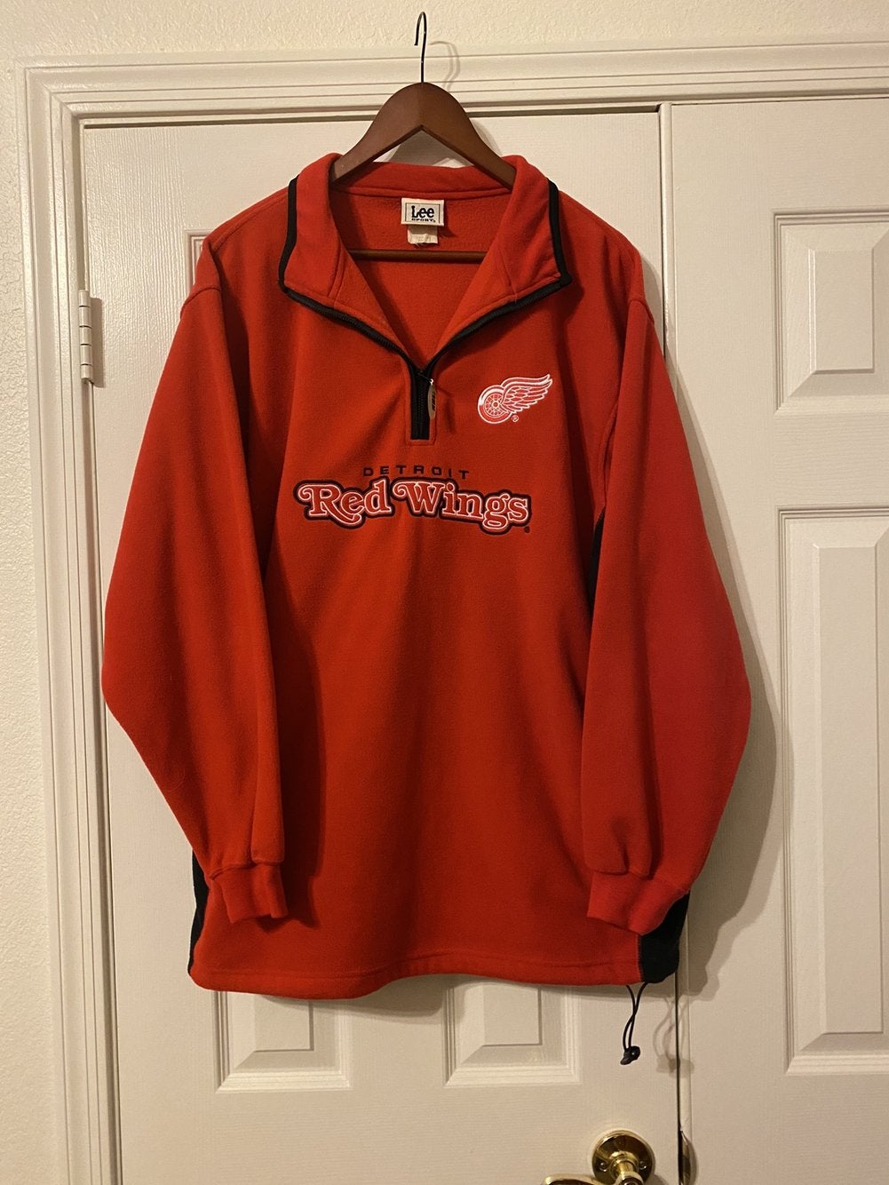 red wings jersey sweatshirt